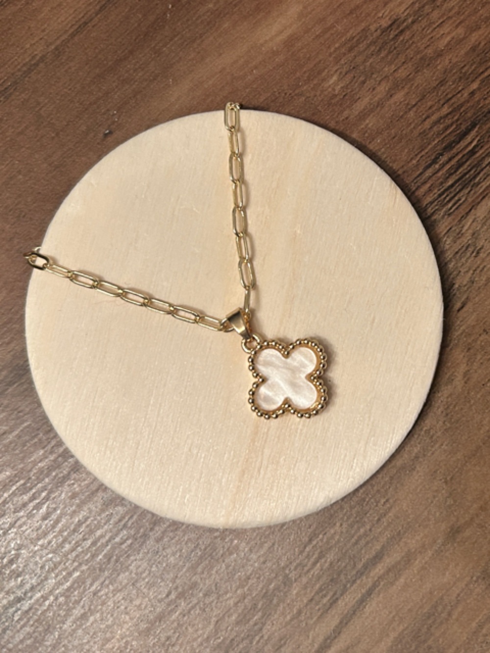 O - Gold Chain Necklace with White Mother-of-Pearl Clover Pendant